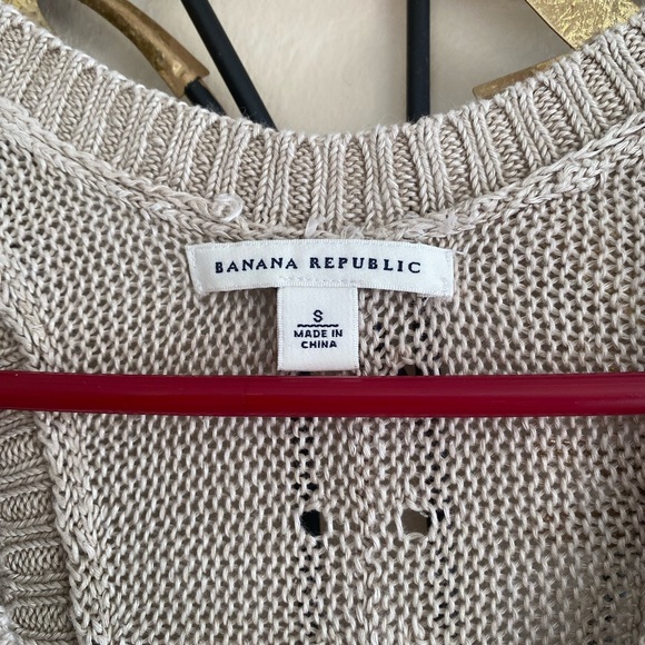 Banana Republic Beige V-Neck Sweater Vest - Picture 2 of 4